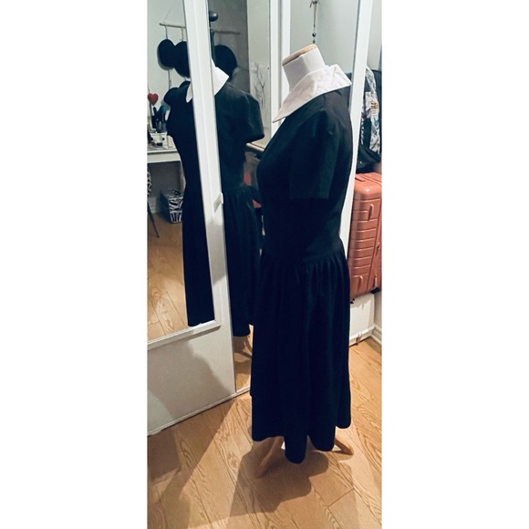 Deandri Roselle dress size medium - Picture 2 of 7